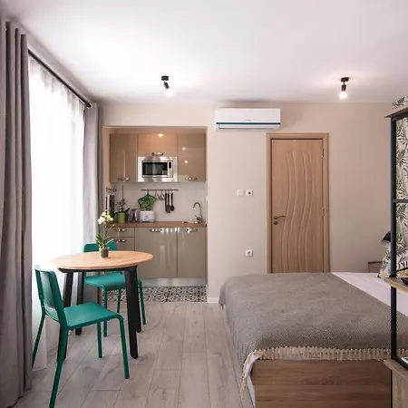 The Cozy Studio, Centre Apartment *