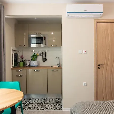 The Cozy Studio, Centre Warna