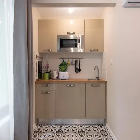 The Cozy Studio, Centre Warna